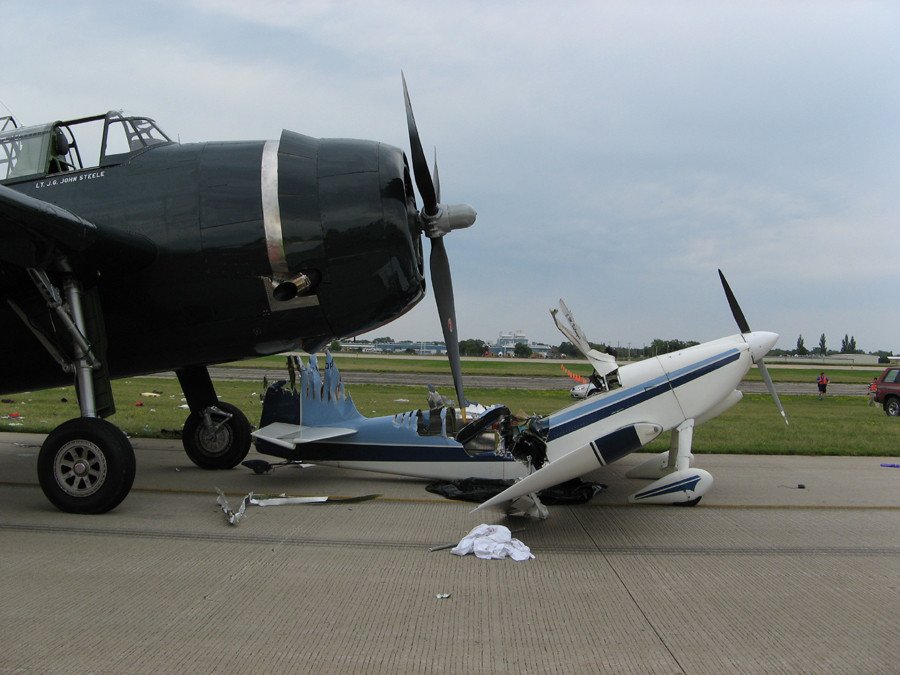 Ground collision with taildragger